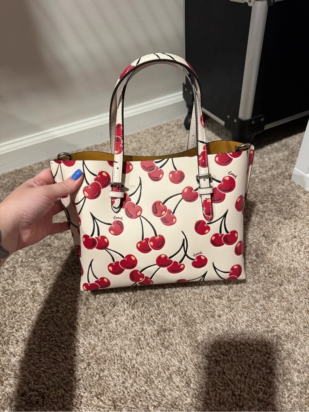 Coach mollie tote cherry bag